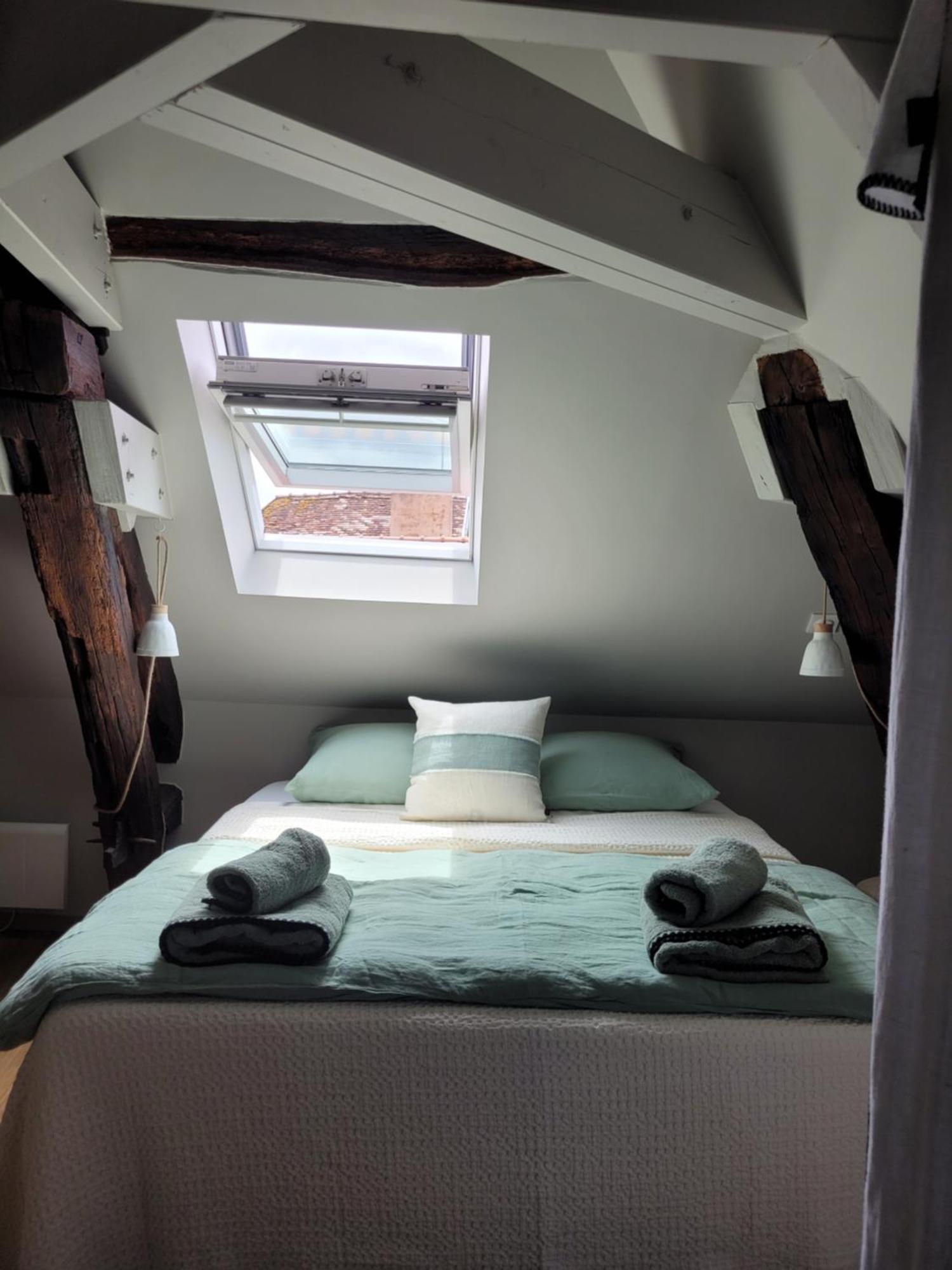 Bed and Breakfast Tresors De Sens Habitación foto