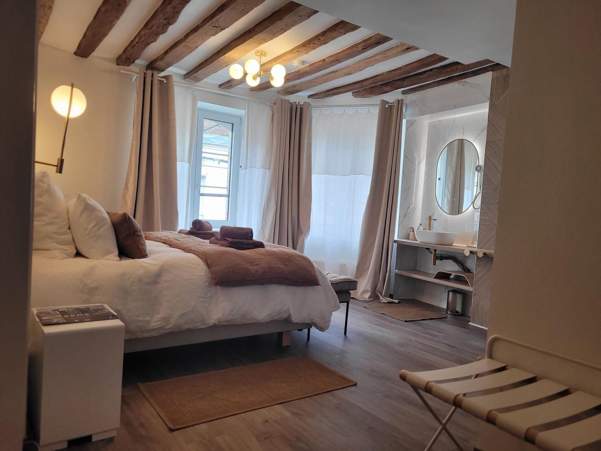 Bed and Breakfast Tresors De Sens Exterior foto